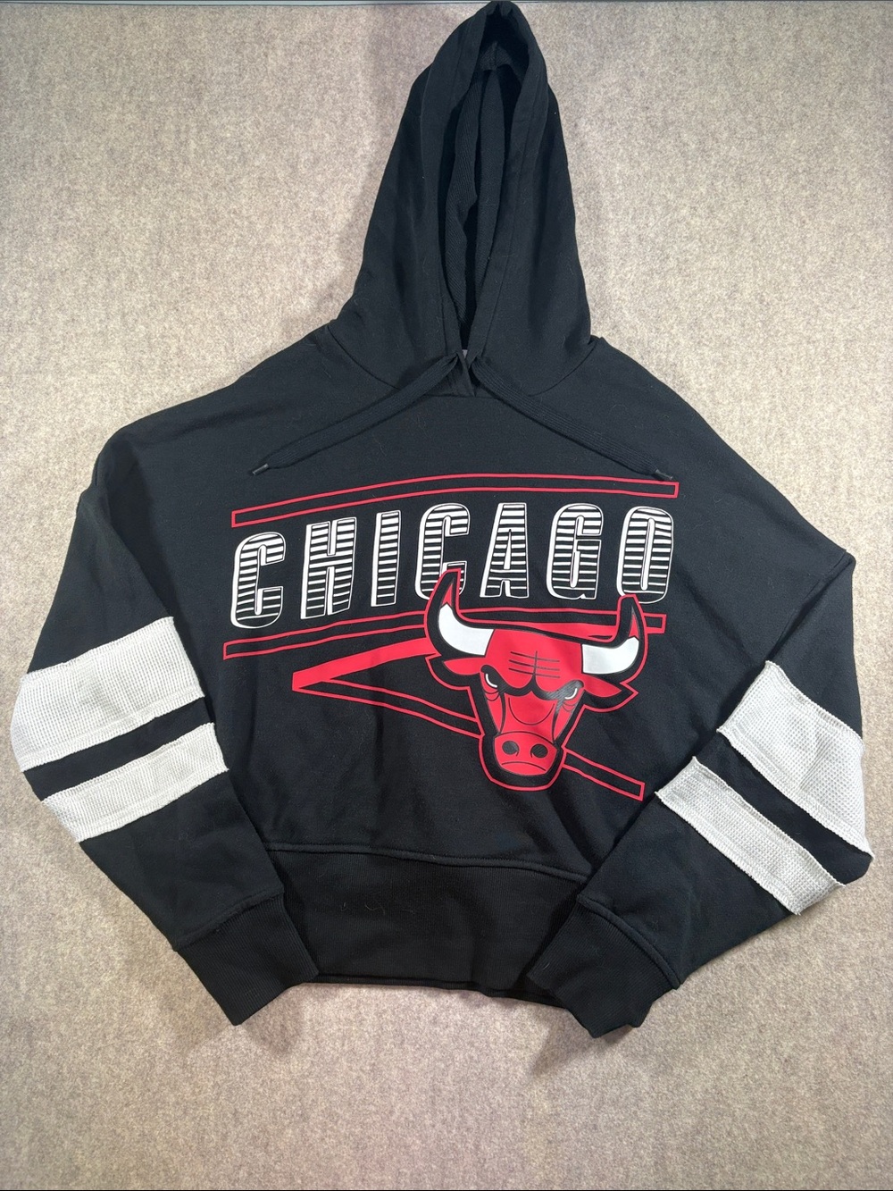 Junk Food Clothing NWOT Women’s Cropped Chicago Bulls Hoodie size SM